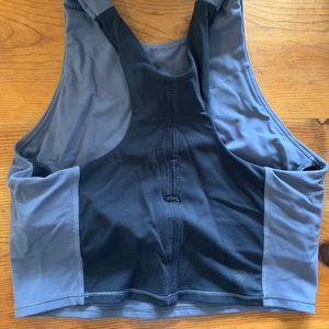 Athleta conscious crop sports bra size small blue